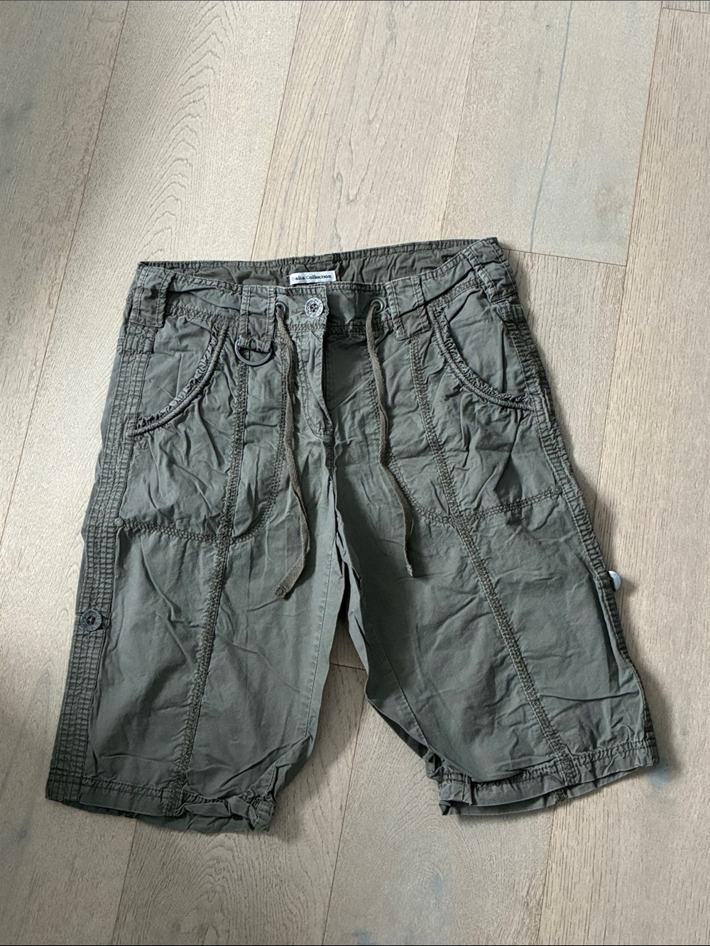Dalia Collection women’s Olive Cargo Shorts